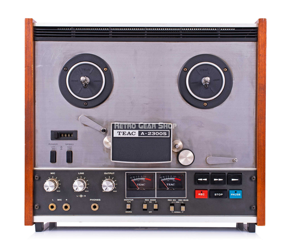 Teac A-2300S Front