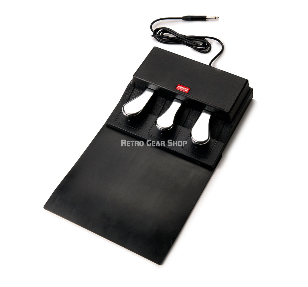 Nord TP1 Triple Pedal 1 Angle