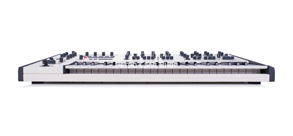 UDO DMNO White Front