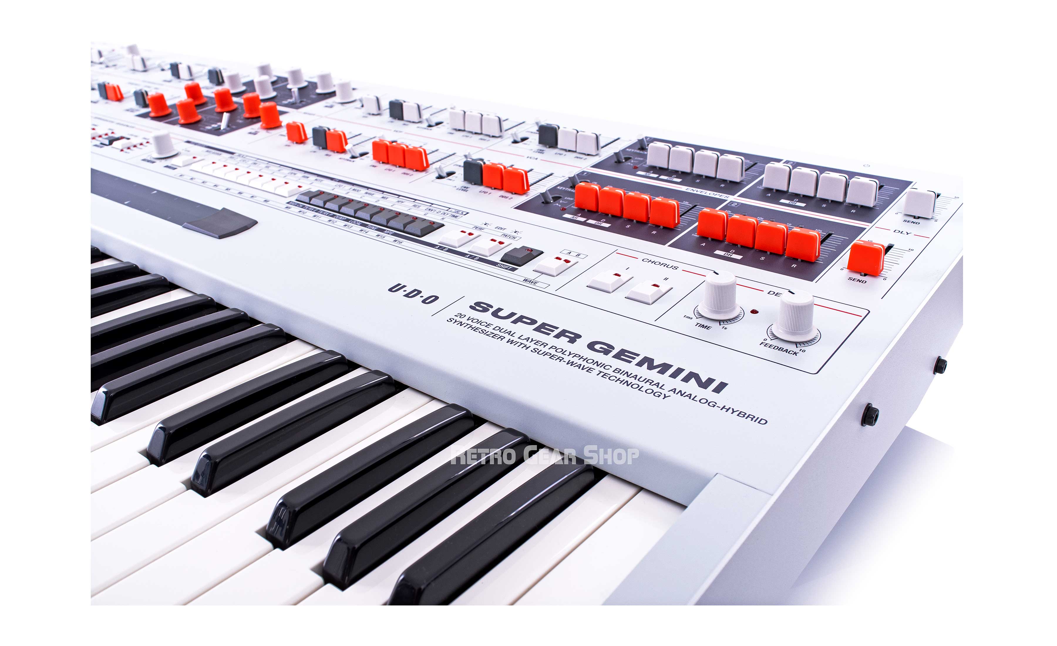 Udo Super Gemini Synthesizer 20-voice Polyphonic Analog Hybrid
