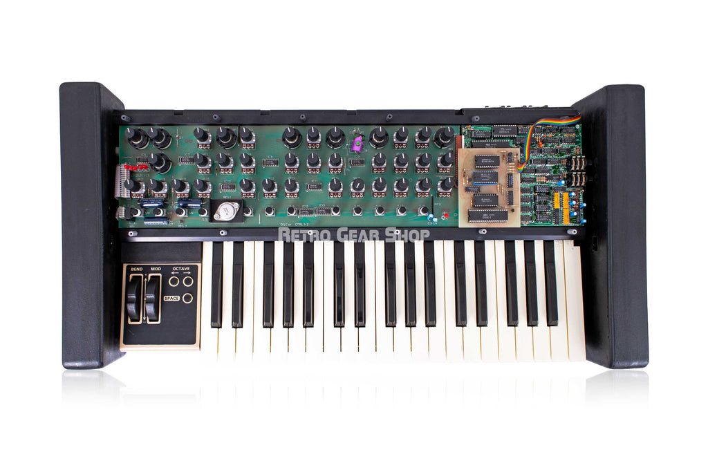 Oxford Synthesizer Company OSCar Top Internals