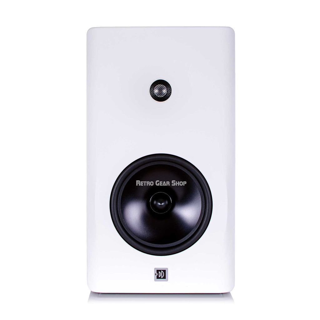 Dutch and Dutch 8c White Natural Front