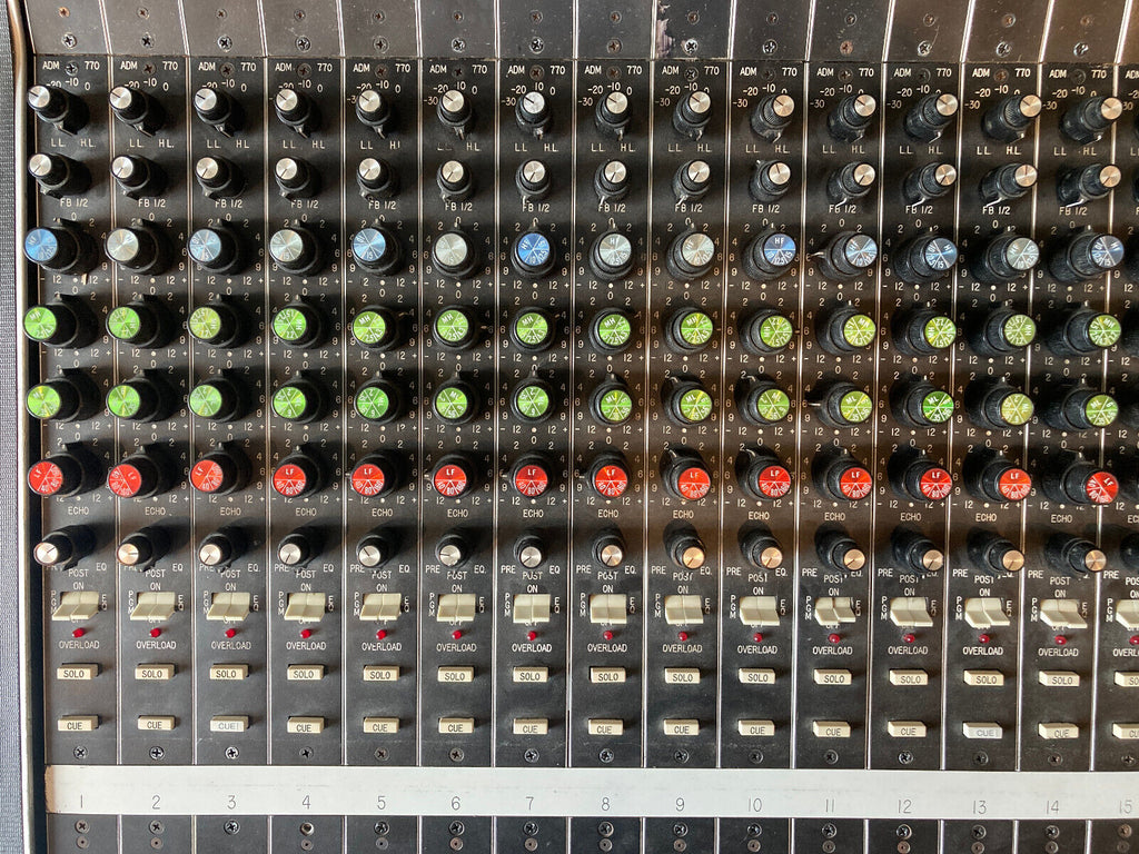 ADM 32X24 770 Console Left Detail