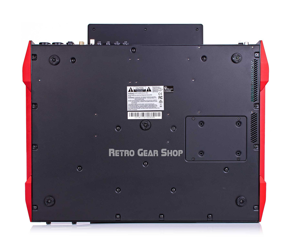 Akai MPCX + Extras SKB Case 2TB HD Decksver + Upgrades MPCX Retro