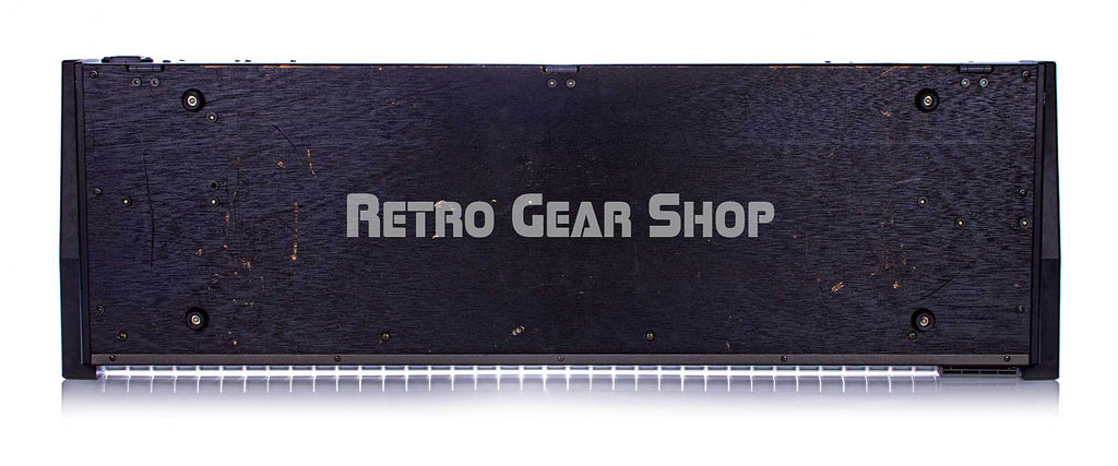 Roland Juno-106 Bottom