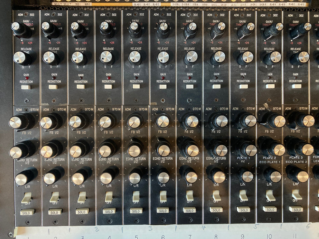 ADM 32X24 770 Console Right Detail