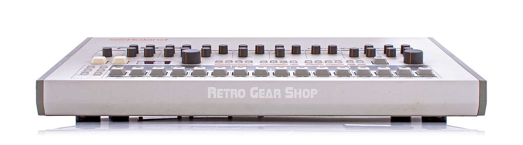 Roland TR-909 + Original Box Front