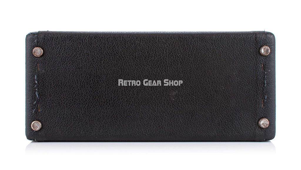 Fender Vibro Champ Bottom