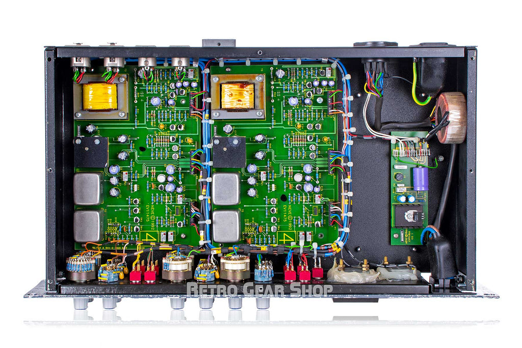 Neve 33609C Internals