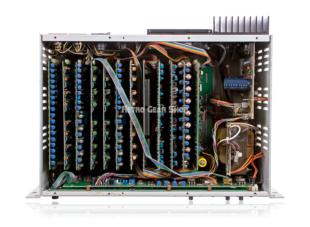 Octave Plateau Voyetra 8 Internals