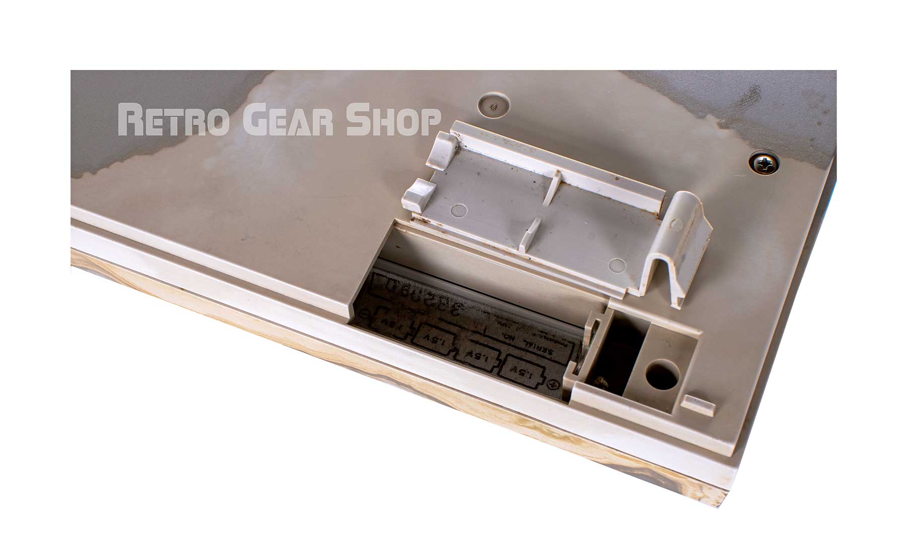 Roland Tr-606 Battery Compartment