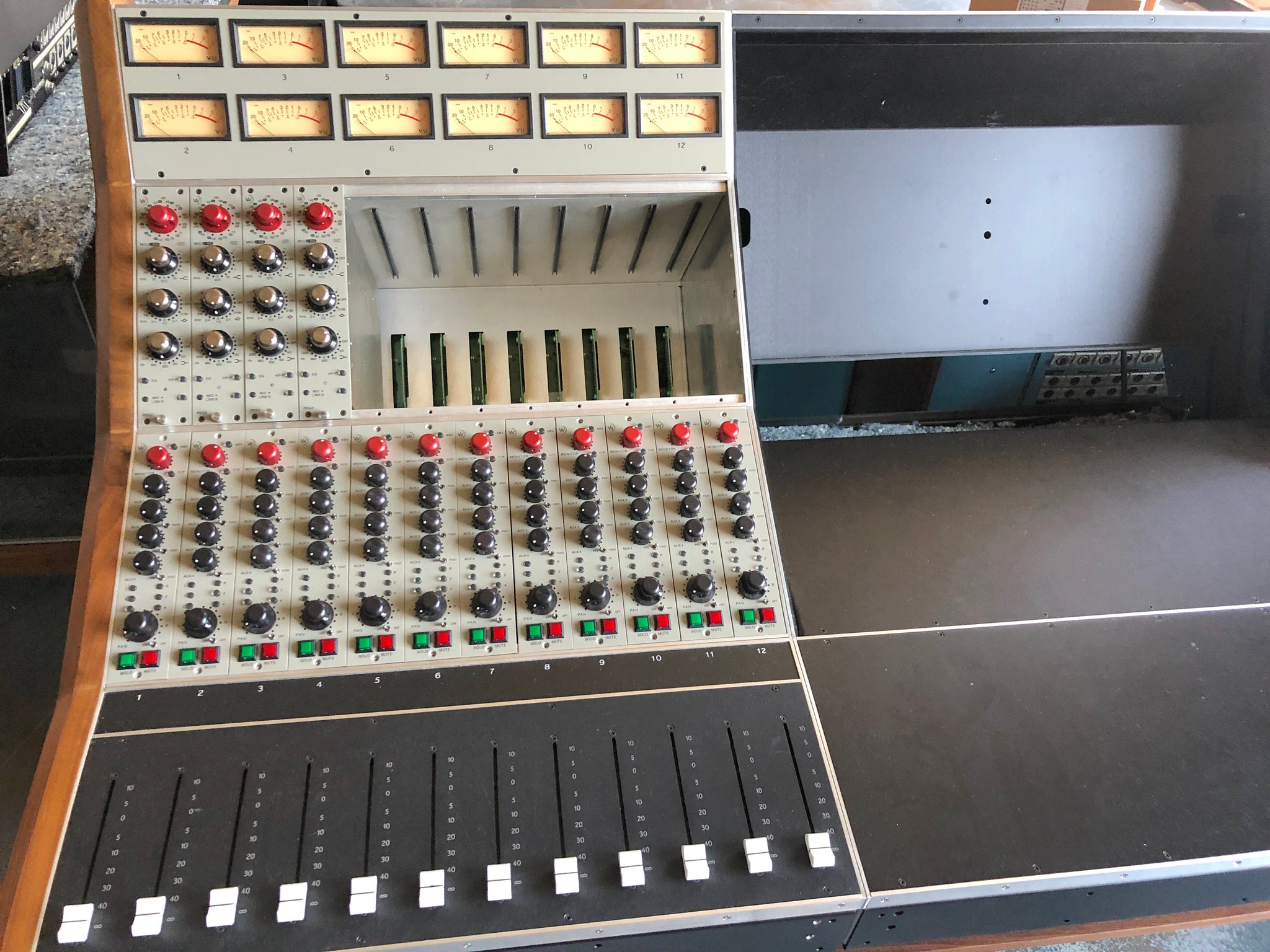 Wunder Audio Wunderbar 32 Channel Analog Recording Console Mixer