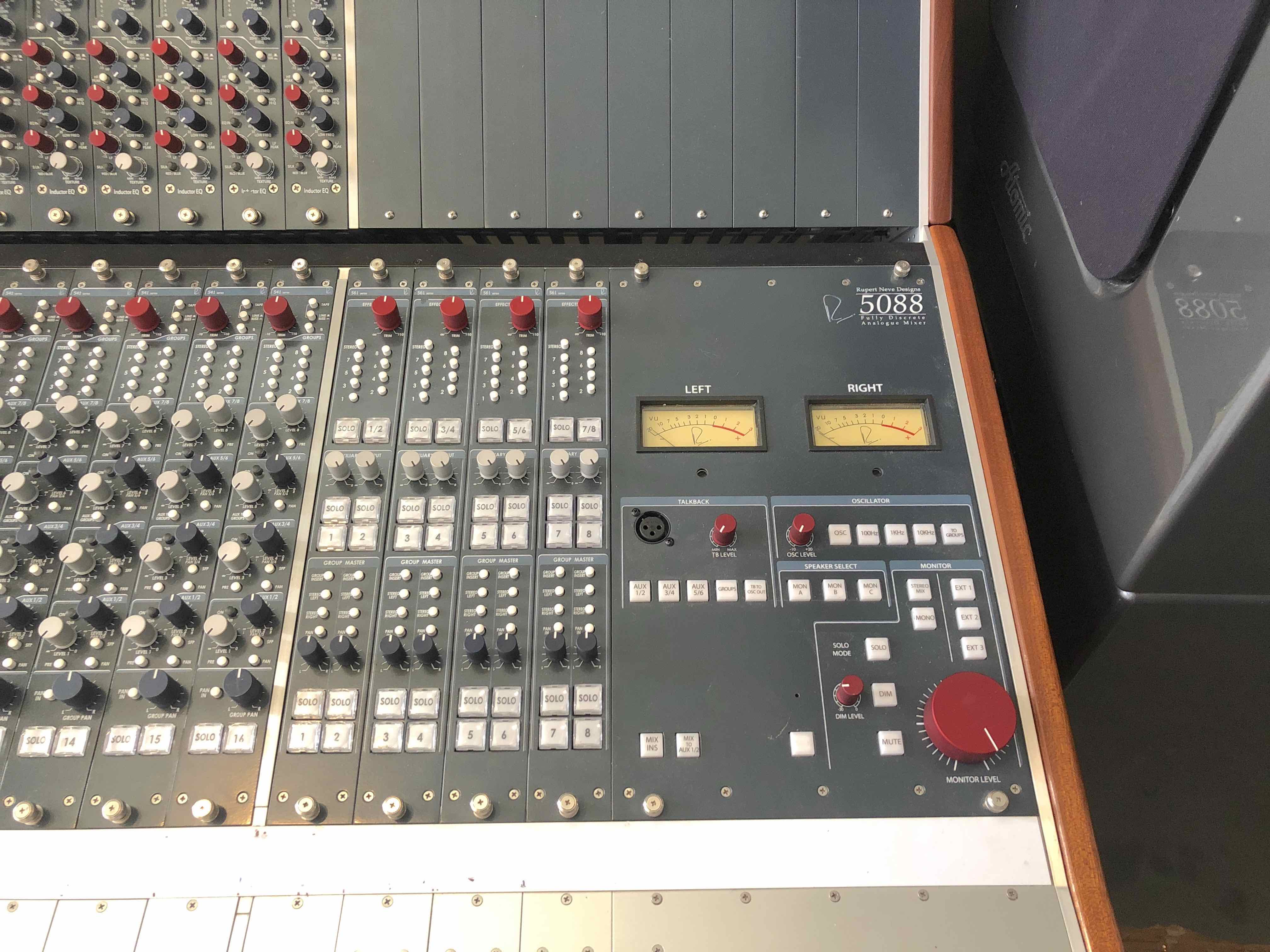 Rupert Neve Designs RND 5088 Shelford Console Mixer 16x 5052